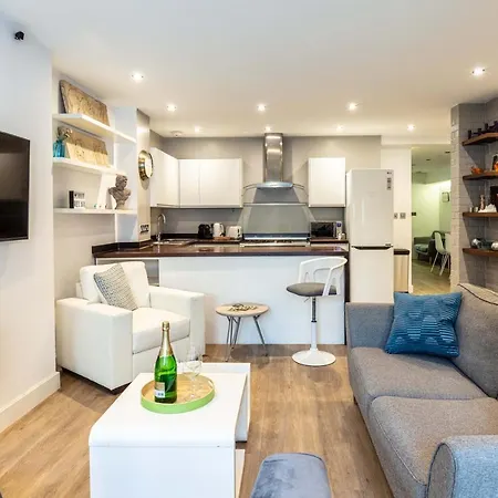 Kensington Garden Flat Apartment